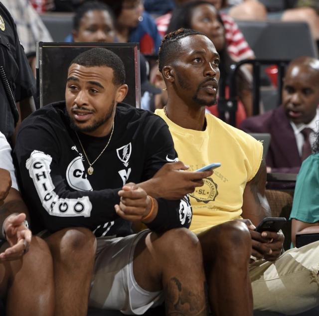 估值随之坍 估值随之坍